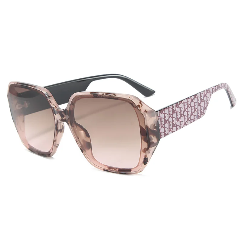 kf-Sb9e0ea13a7714753a2c8b0b8c8c614048 Trendy Square Frame Sunglasses For Women - Image 1
